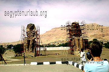 Memnonskolosse in Theben- West, bei einer Nilkreuzfahrt in Ägypten 2008