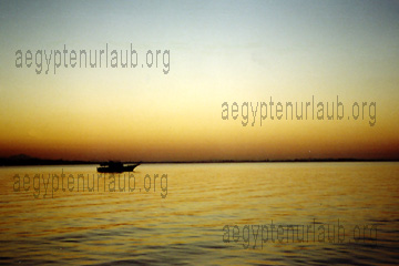 Sonnenuntergang auf dem Nil in Ägypten