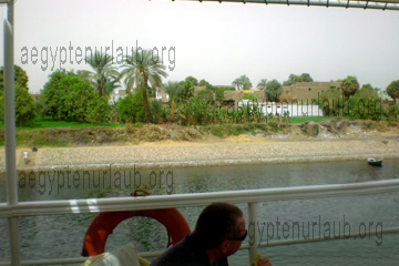 Im Tempel von Esna bei der Nilkreuzfahrt 2008