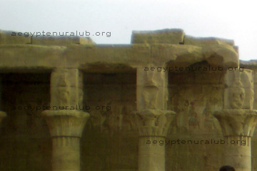 Kolonnade am Philae Tempel in Ägypten bei Asswan auf der Insel Agilkia.